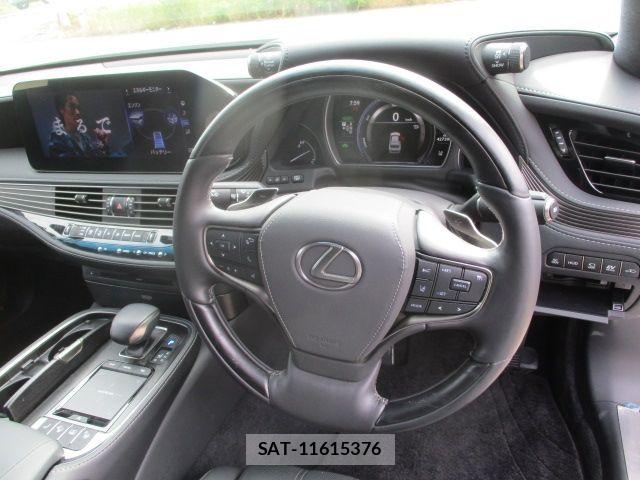 Lexus LS 2021-03 7220983-22