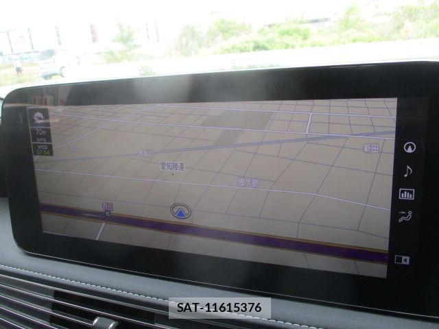 Lexus LS 2021-03 7220983-24