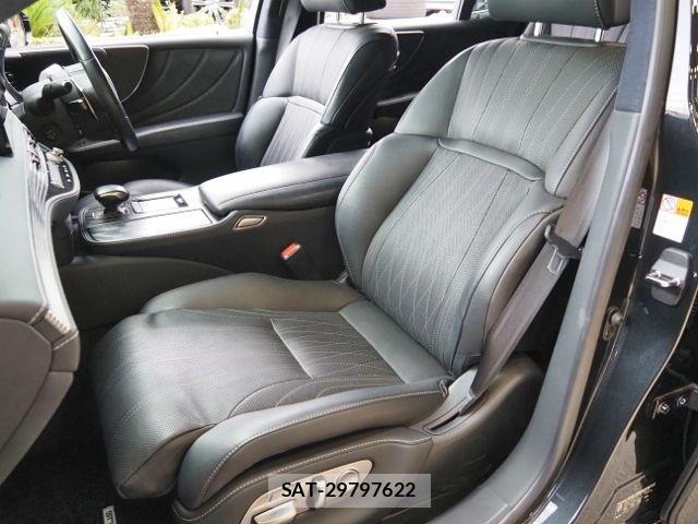 Lexus LS 2021-03 7220985-11