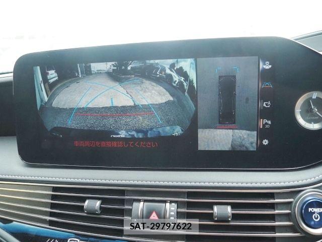 Lexus LS 2021-03 7220985-17
