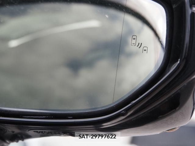 Lexus LS 2021-03 7220985-19