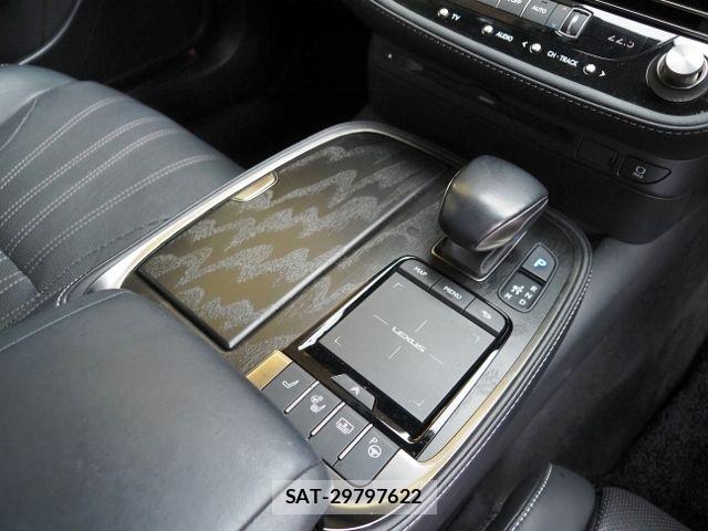 Lexus LS 2021-03 7220985-26