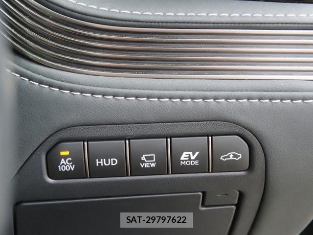 Lexus LS 2021-03 7220985-28