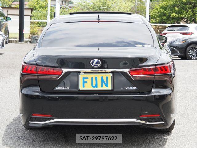 Lexus LS 2021-03 7220985-6