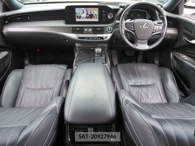 Lexus LS 2021-06 7220986-9