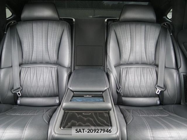 Lexus LS 2021-06 7220986-12