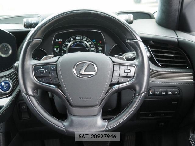 Lexus LS 2021-06 7220986-18