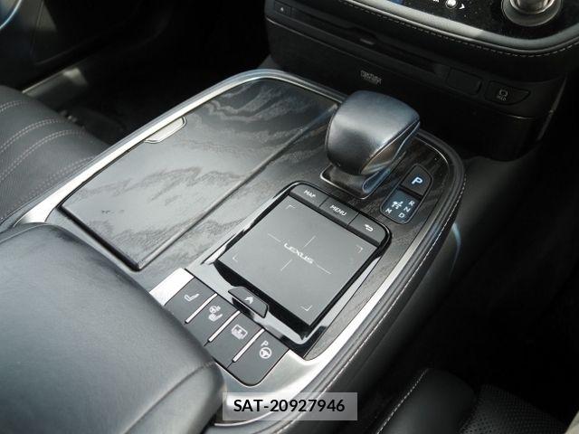 Lexus LS 2021-06 7220986-29