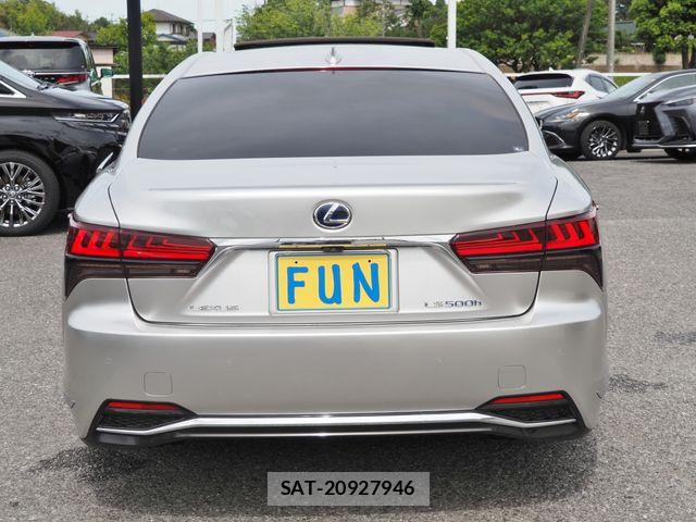 Lexus LS 2021-06 7220986-6
