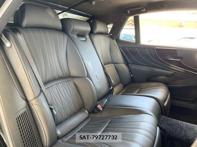 Lexus LS 2019-02 7272228-10