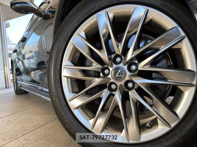 Lexus LS 2019-02 7272228-12