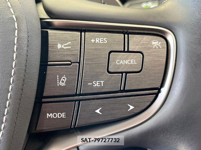 Lexus LS 2019-02 7272228-3