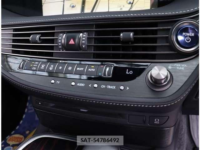Lexus LS 2017-10 7328040-12