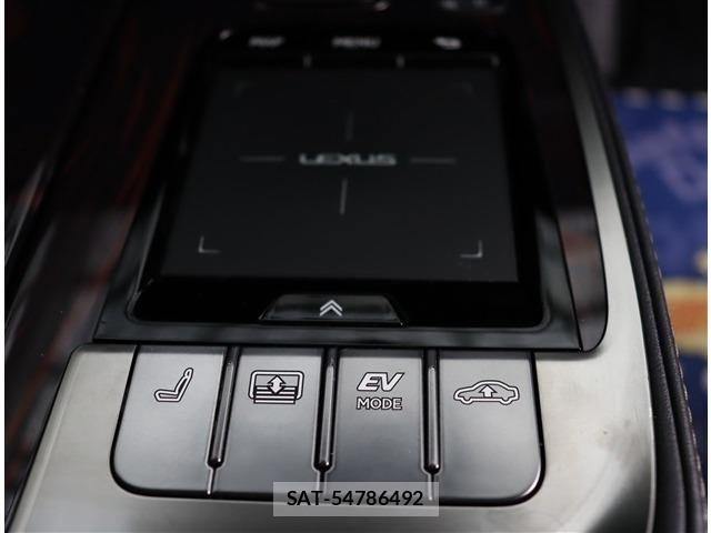 Lexus LS 2017-10 7328040-17