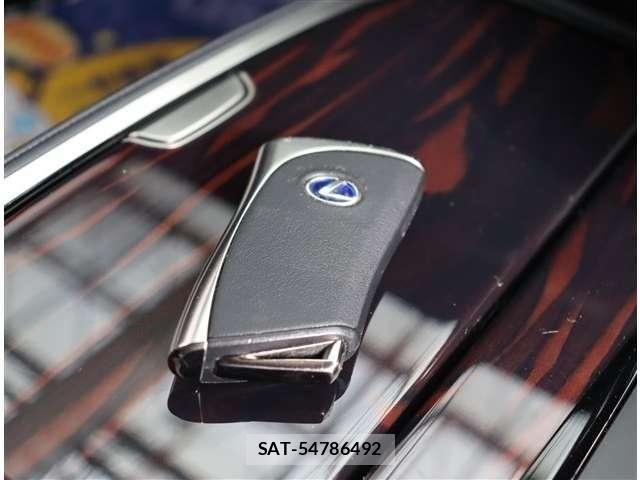 Lexus LS 2017-10 7328040-25