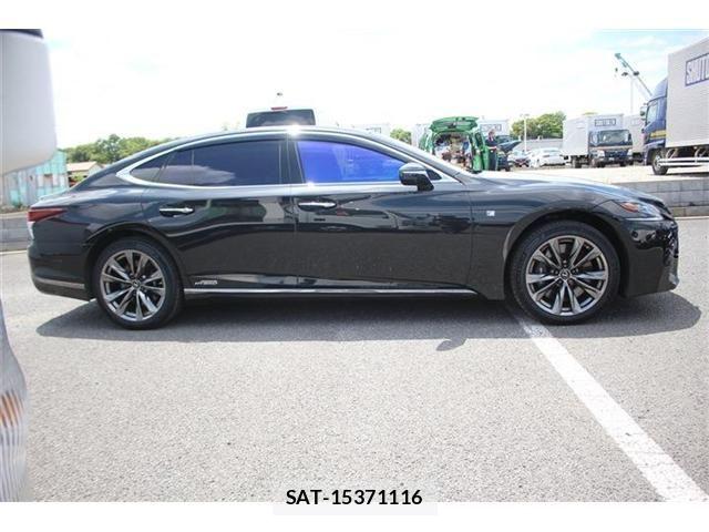 Lexus LS 2017-11 7328045-10