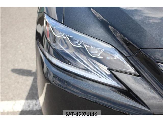 Lexus LS 2017-11 7328045-12