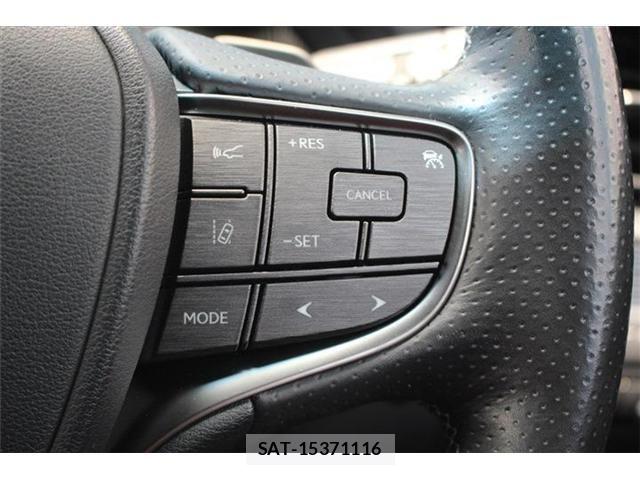 Lexus LS 2017-11 7328045-4
