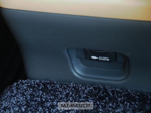 Lexus LS 2023-05 7328039-14