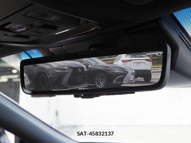 Lexus LS 2023-05 7328039-22