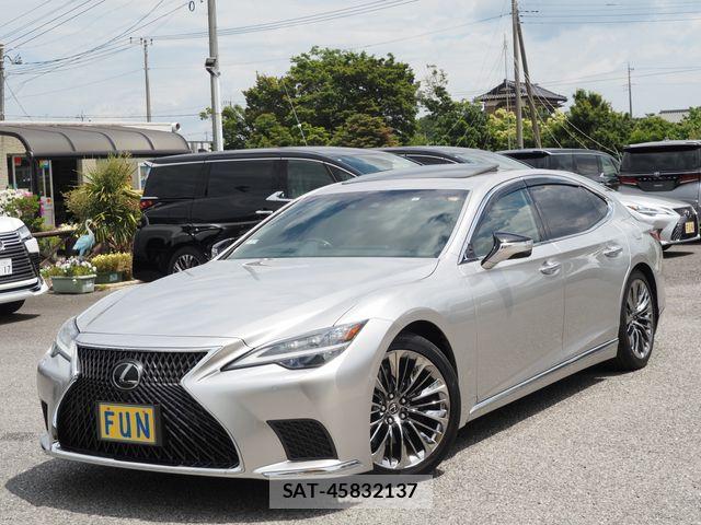 Lexus LS 2023-05 7328039-3
