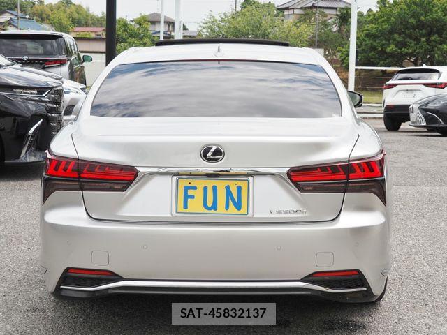Lexus LS 2023-05 7328039-6