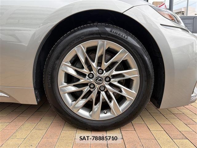 Lexus LS 2018-01 7358503-9