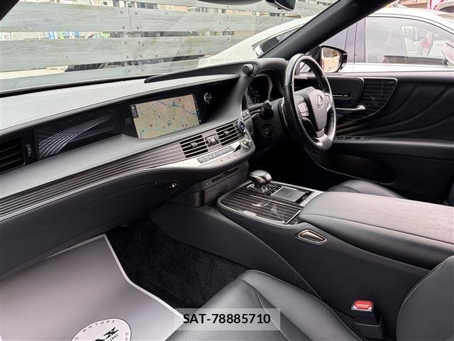 Lexus LS 2018-01 7358503-14
