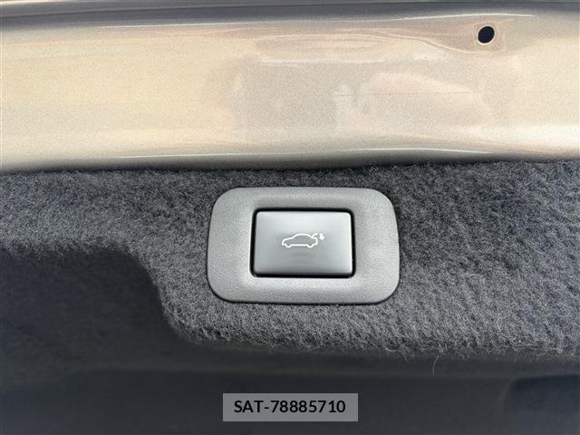 Lexus LS 2018-01 7358503-19