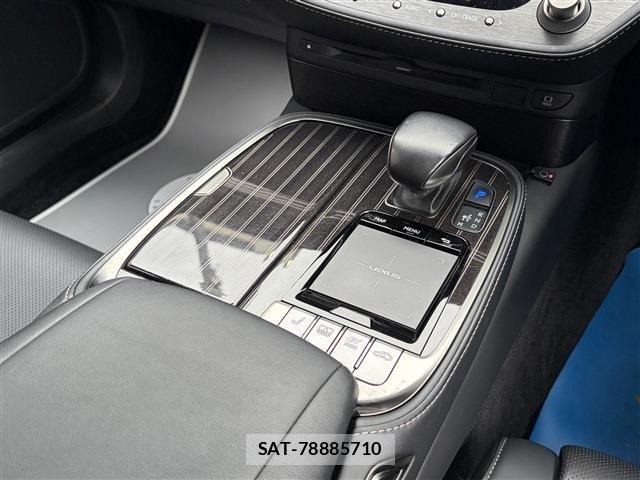 Lexus LS 2018-01 7358503-23