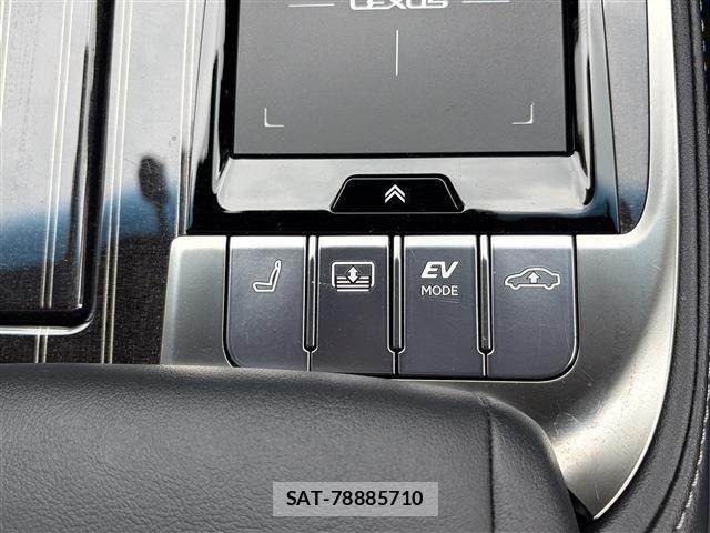 Lexus LS 2018-01 7358503-24
