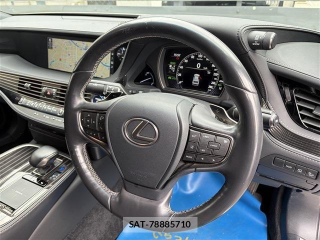 Lexus LS 2018-01 7358503-25