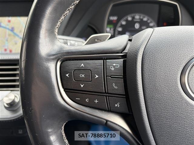 Lexus LS 2018-01 7358503-26