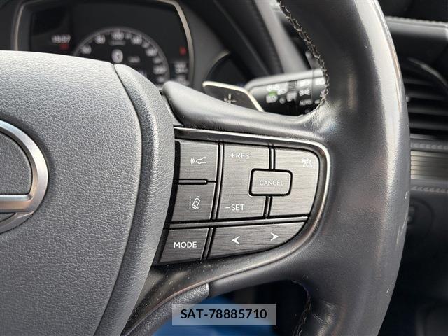 Lexus LS 2018-01 7358503-27