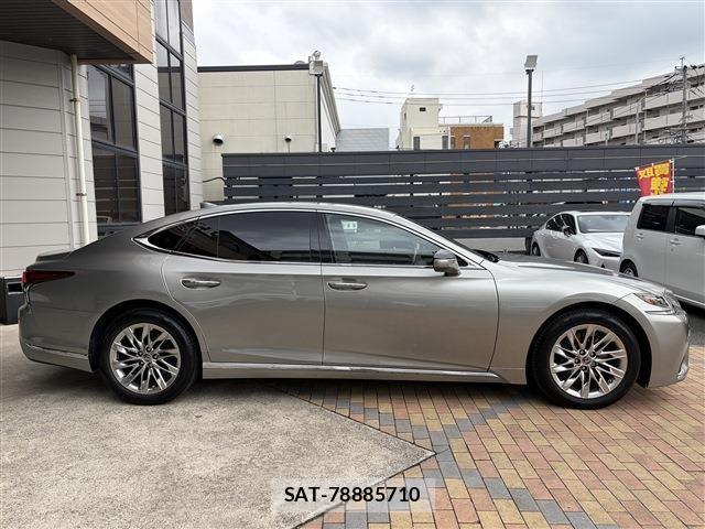 Lexus LS 2018-01 7358503-6