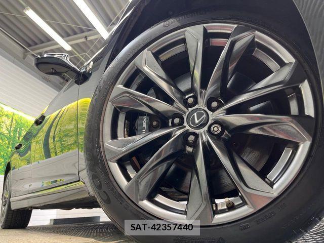 Lexus LS 2017-10 7392676-12