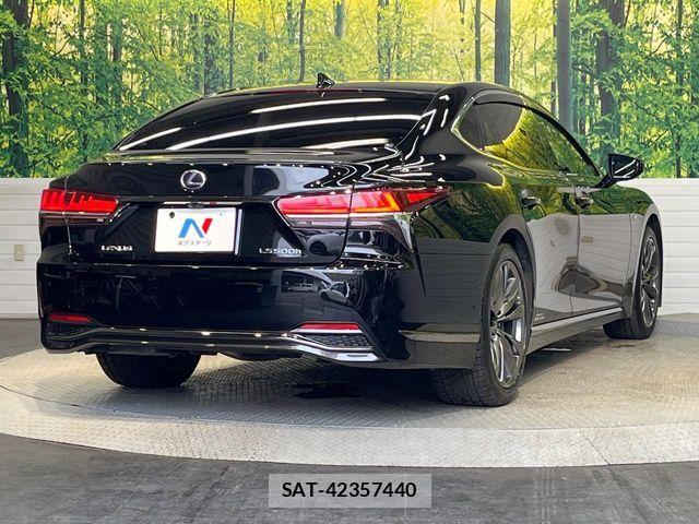 Lexus LS 2017-10 7392676-16
