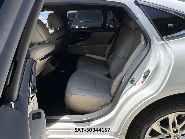 Lexus LS 2020-12 7455411-25