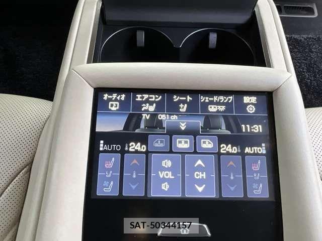 Lexus LS 2020-12 7455411-27