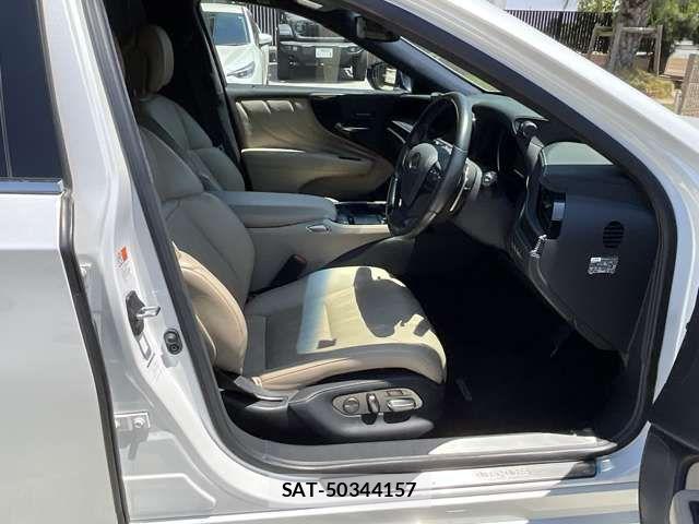 Lexus LS 2020-12 7455411-8