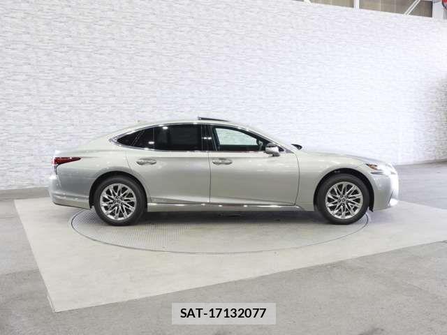 Lexus LS 2018-04 7455410-12
