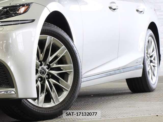 Lexus LS 2018-04 7455410-19