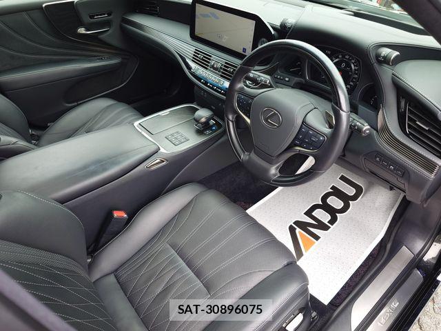 Lexus LS 2023-02 7501276-10