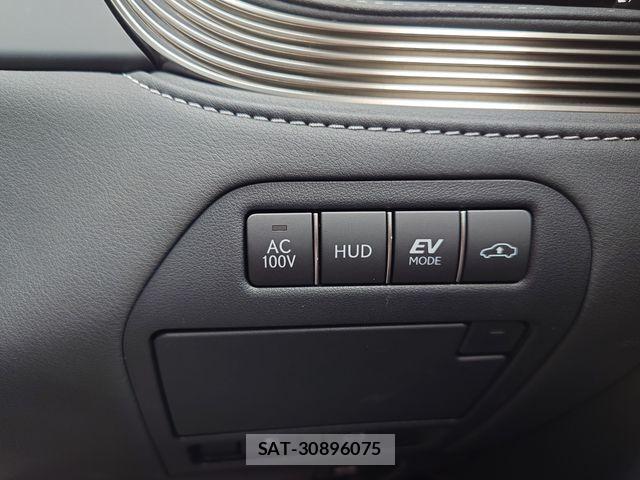 Lexus LS 2023-02 7501276-19