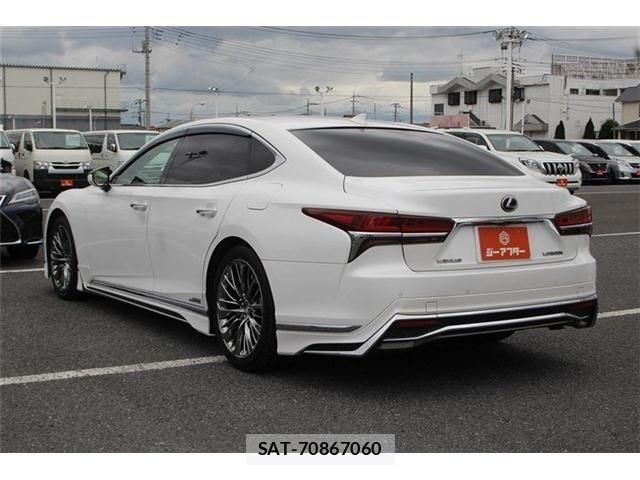 Lexus LS 2017-12 7501278-11