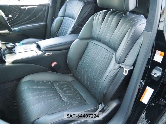 Lexus LS 2023-08 7617665-11