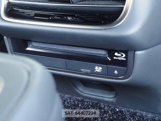 Lexus LS 2023-08 7617665-17
