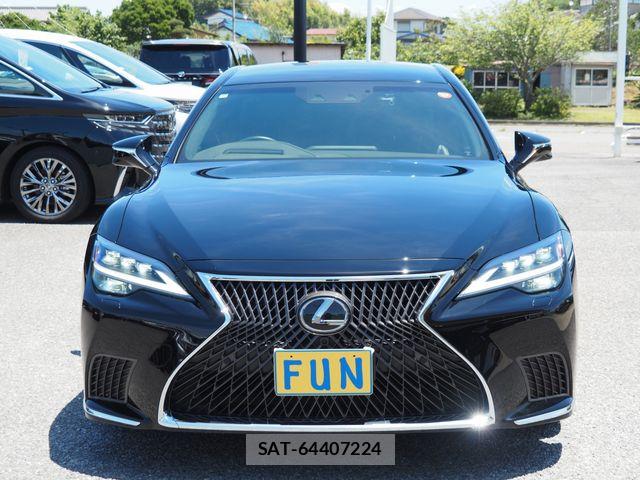 Lexus LS 2023-08 7617665-1