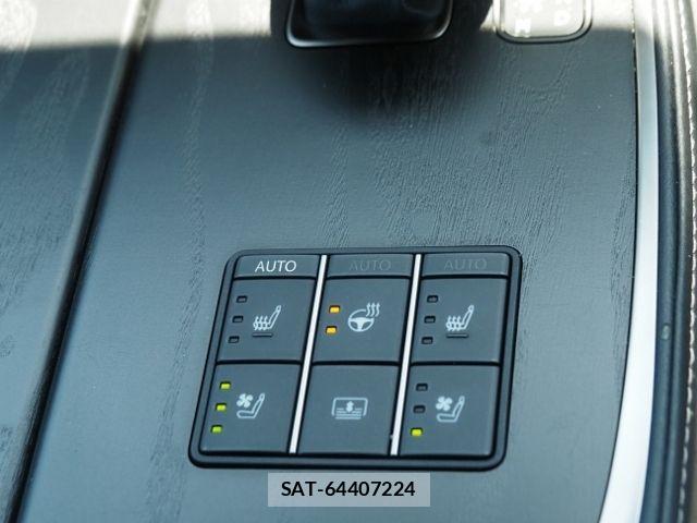 Lexus LS 2023-08 7617665-28