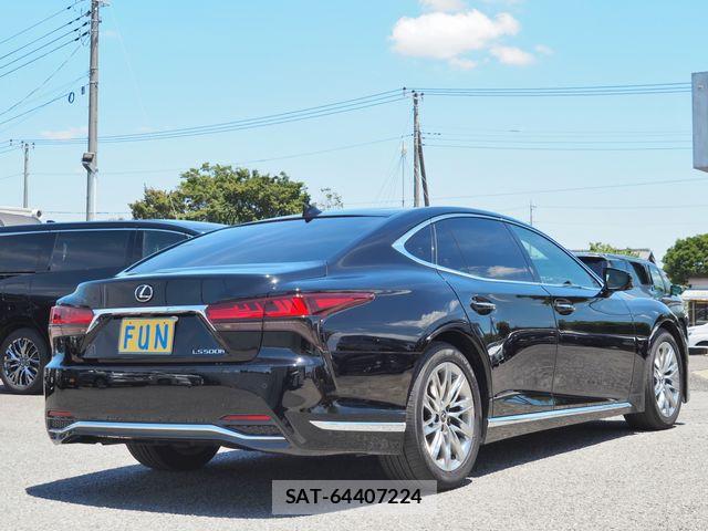 Lexus LS 2023-08 7617665-4